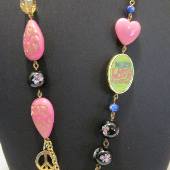 TARINA TARANTINO PEACE LOVE & SPARKLE HIPPIE HELLO KITTY MEDALLION NECKLACE~HTF - Picture 7 of 7